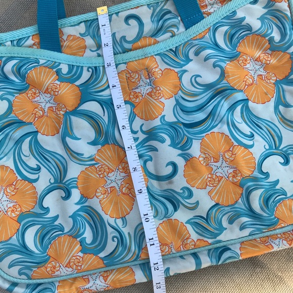 Lilly Pulitzer Laptop Tote in Do the Wave Print - Picture 12 of 12